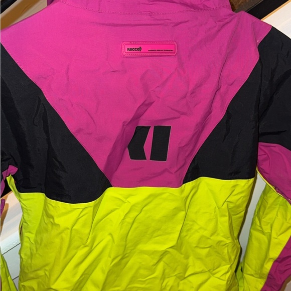 Women’s Armada Snowboard Jacket - Picture 4 of 6
